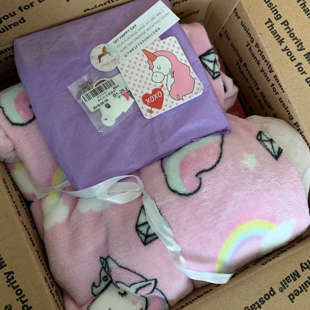 3+ LBS UNICORN MYSTERY BOX SURPRISE GIFT MAKEUP - Picture 4 of 8